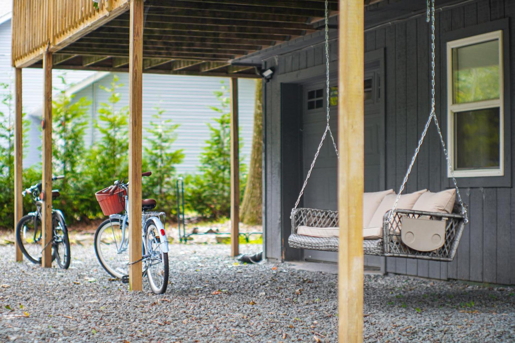 Tree-lined With Private Hot Tub! * Pocono Summit